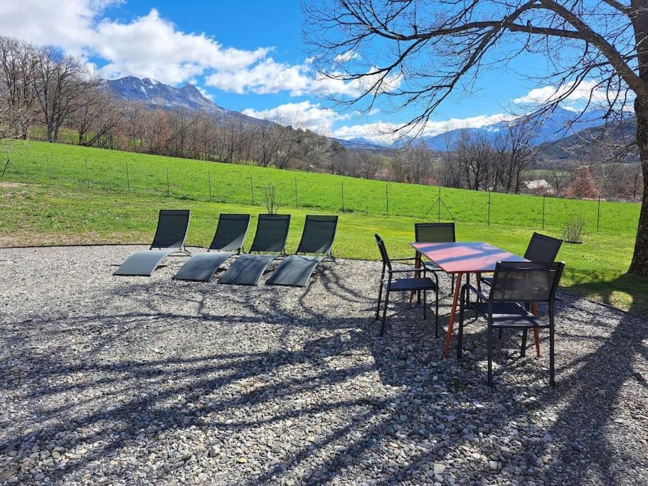 Appartement Beau Soleil La Batie-Neuve Luaran gambar