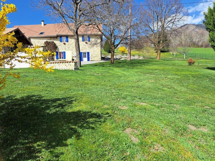 Appartement Beau Soleil La Batie-Neuve Luaran gambar